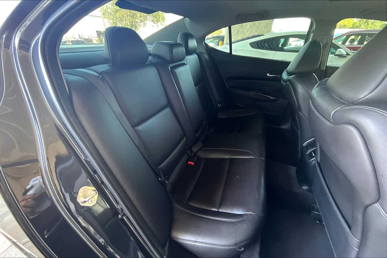 2015 Acura TLX Advance photo 19