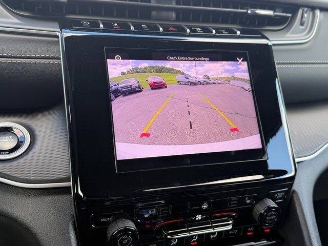 2025 Jeep Grand Cherokee Altitude photo 18