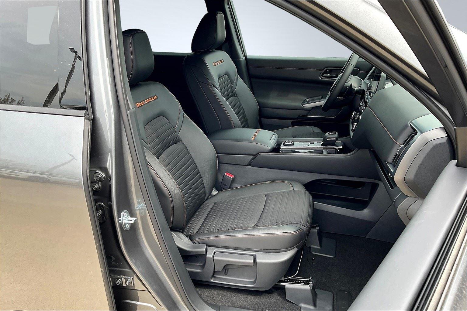 2025 Nissan Pathfinder Rock Creek photo 10