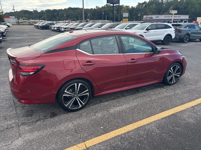 2022 Nissan Sentra SR photo 3