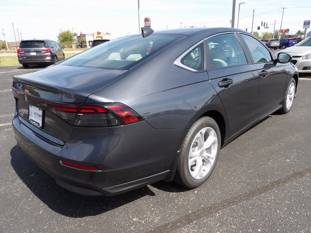 2025 Honda Accord LX photo 3