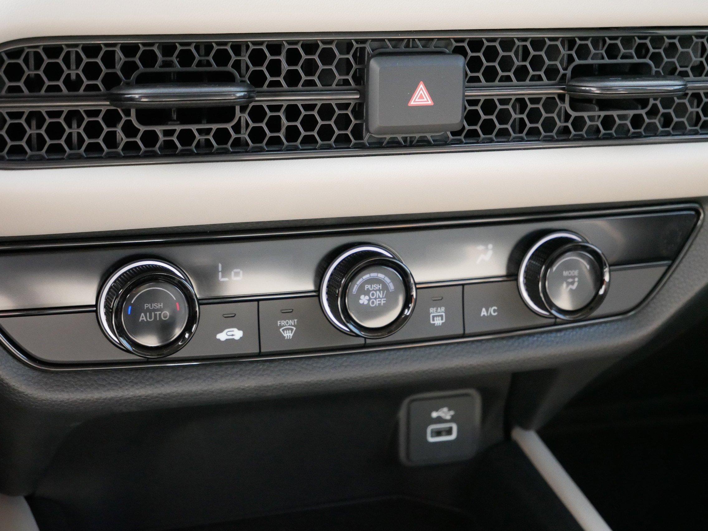 2025 Honda HR-V LX photo 18