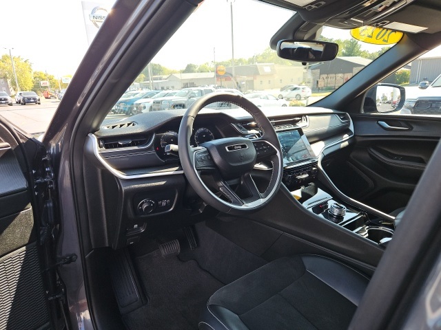 2023 Jeep Grand Cherokee Altitude photo 26