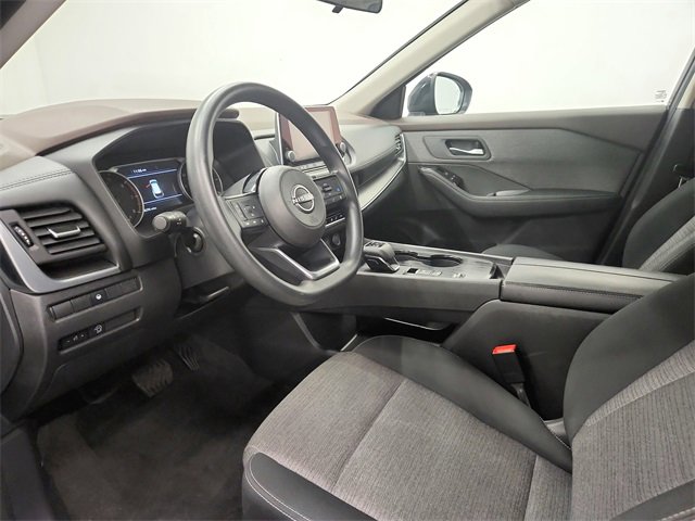 2023 Nissan Rogue SV photo 16