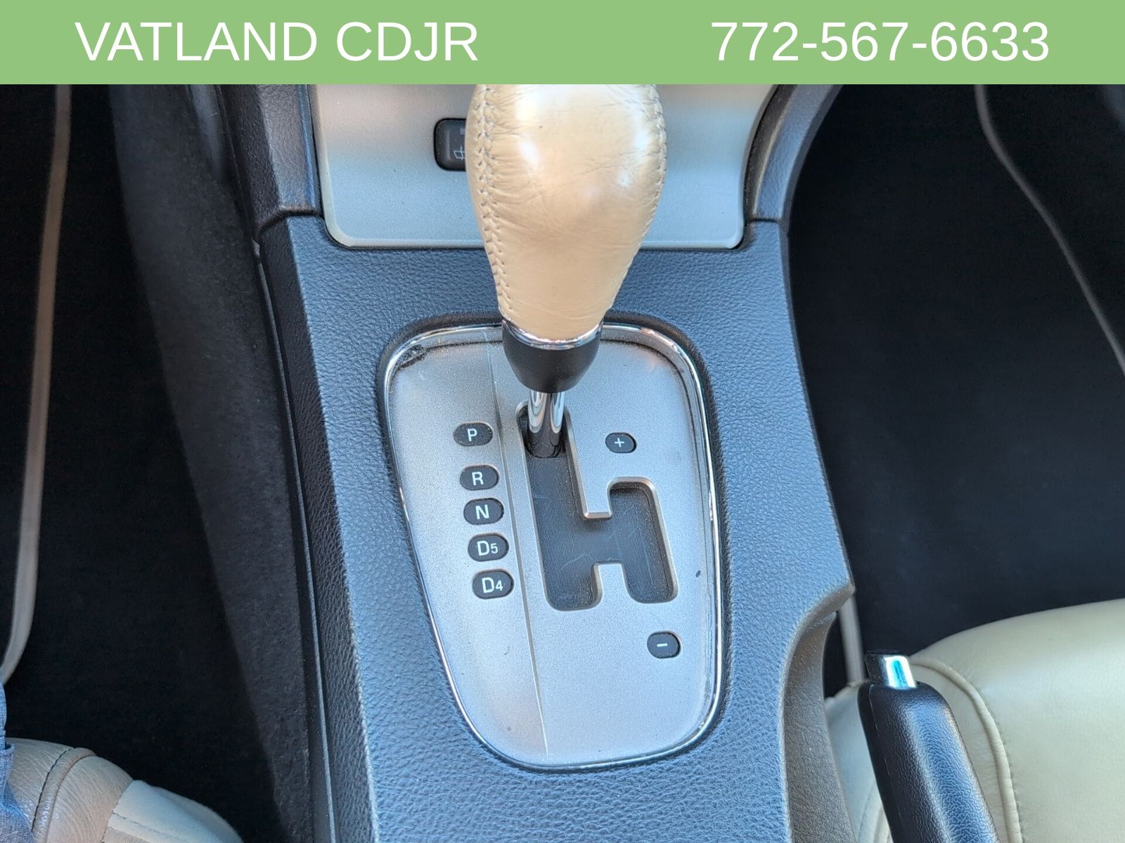 2004 Ford Thunderbird photo 17