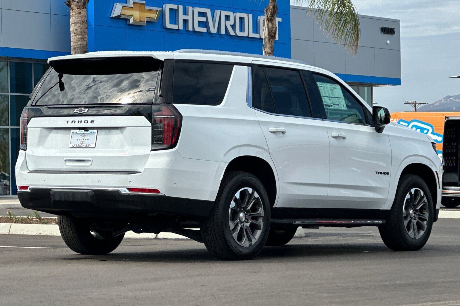 2025 Chevrolet Tahoe LS photo 4