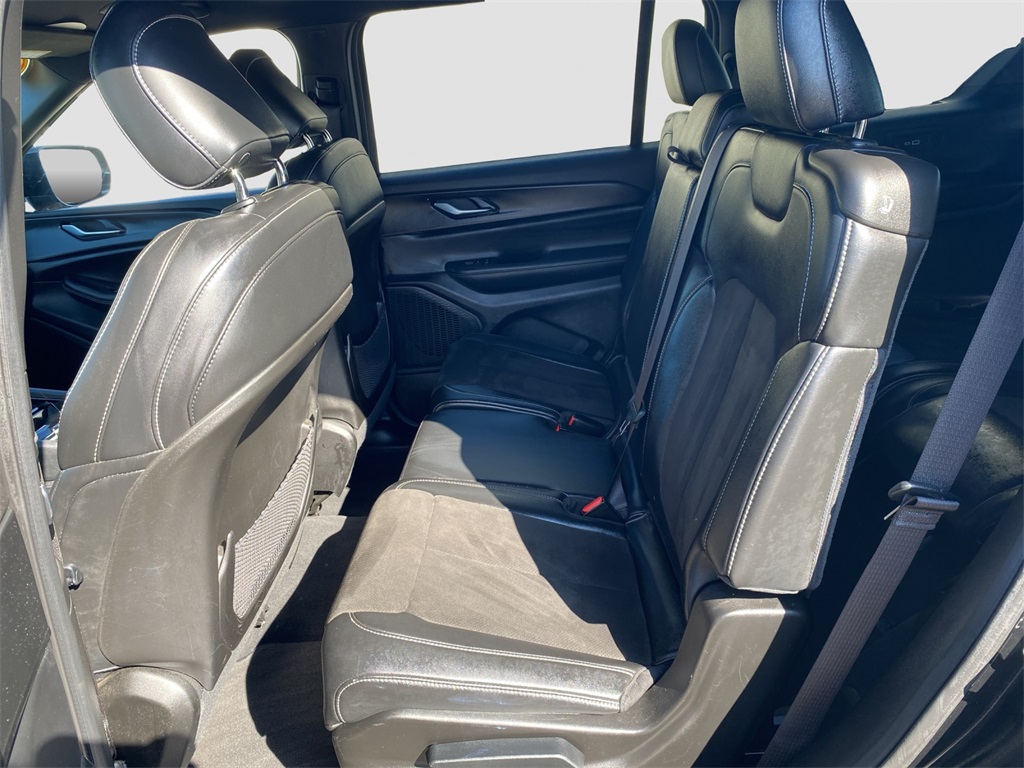 2023 Jeep Grand Cherokee Altitude photo 17