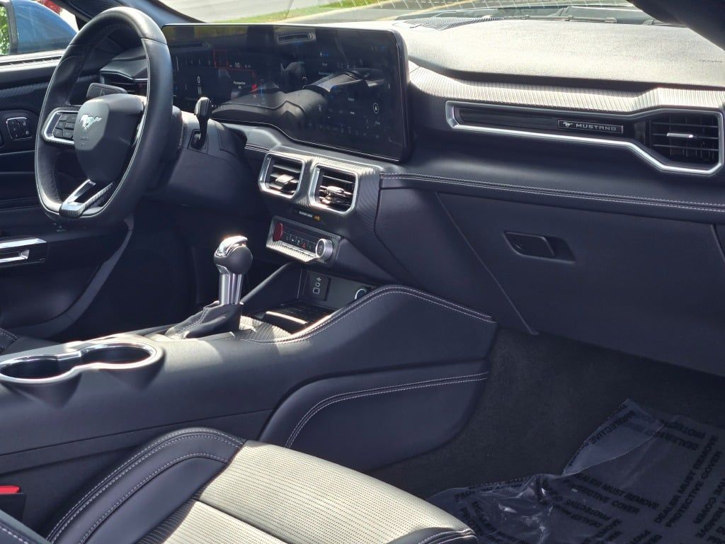 2024 Ford Mustang EcoBoost Premium photo 7