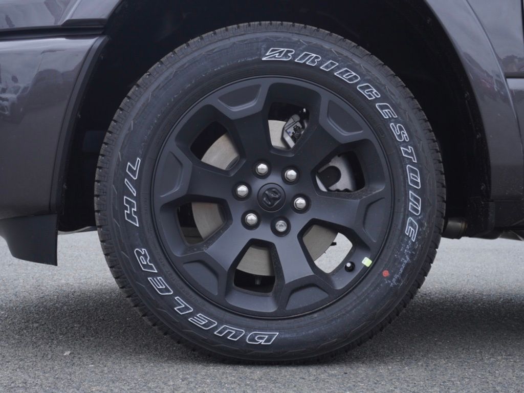 New 2026 Granite Crystal Metallic Clear-Coat Exterior Paint RAM Big Horn Night Edition image 10