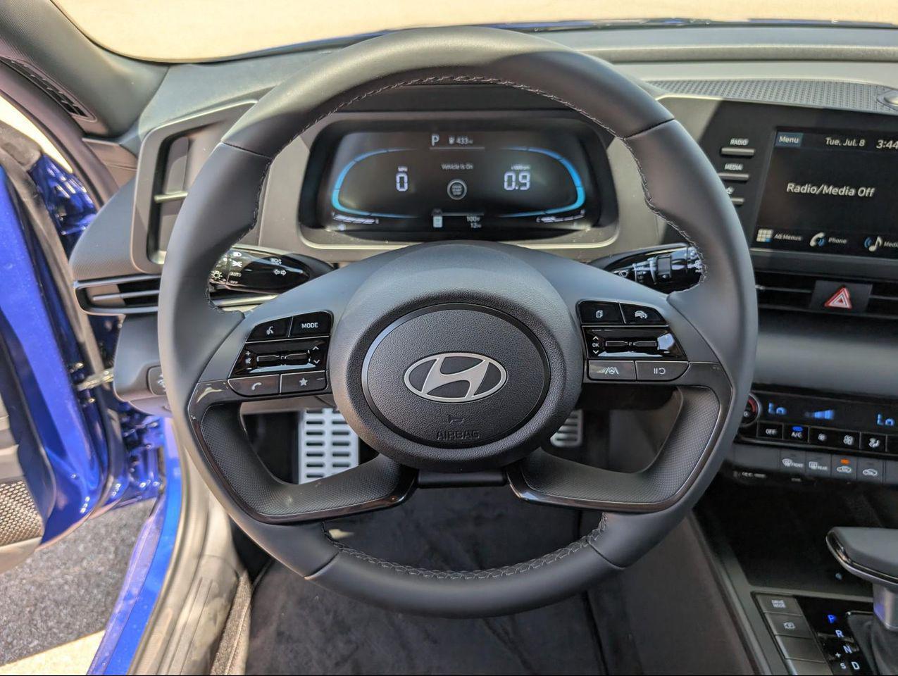 2025 Hyundai Elantra SEL Sport photo 13