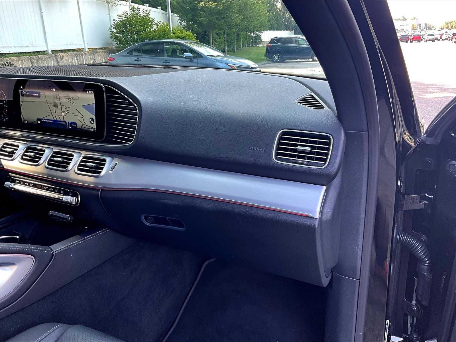 2024 Mercedes Benz GLE 450e photo 11