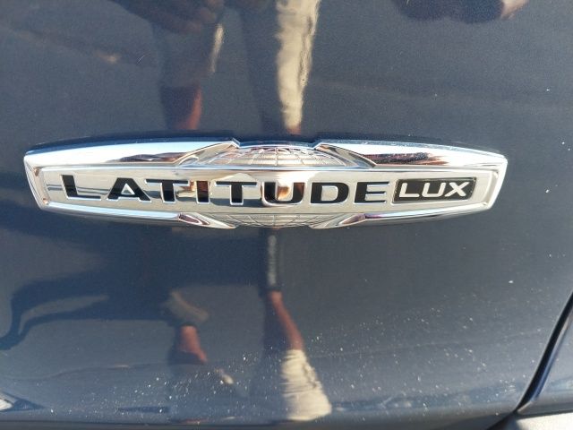 2021 Jeep Cherokee Latitude Lux photo 17