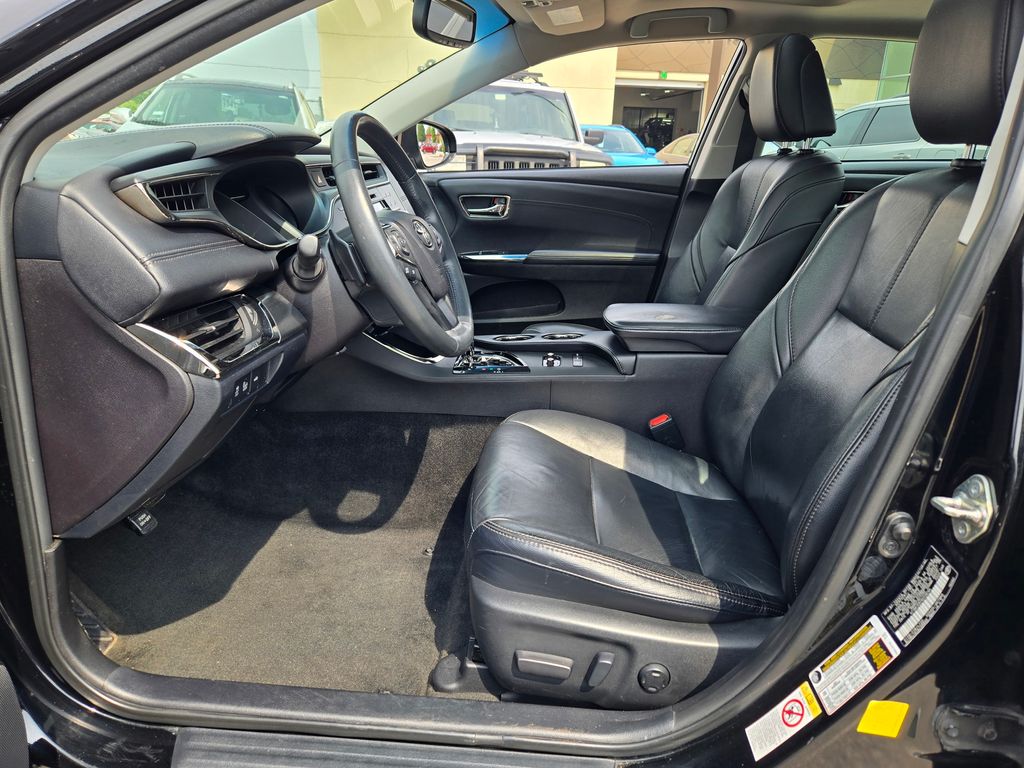 2016 Toyota Avalon Touring photo 18