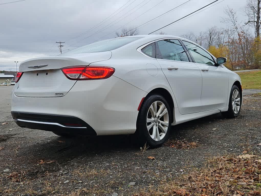 2015 Chrysler 200 Limited photo 4
