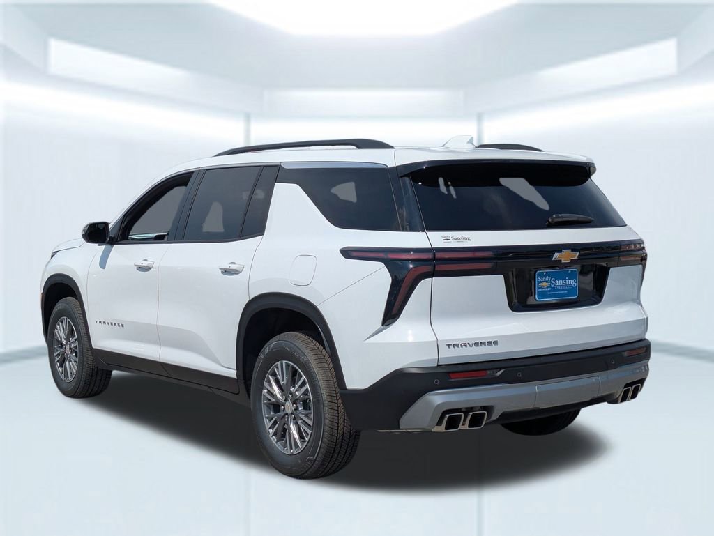 2025 Chevrolet Traverse photo 2