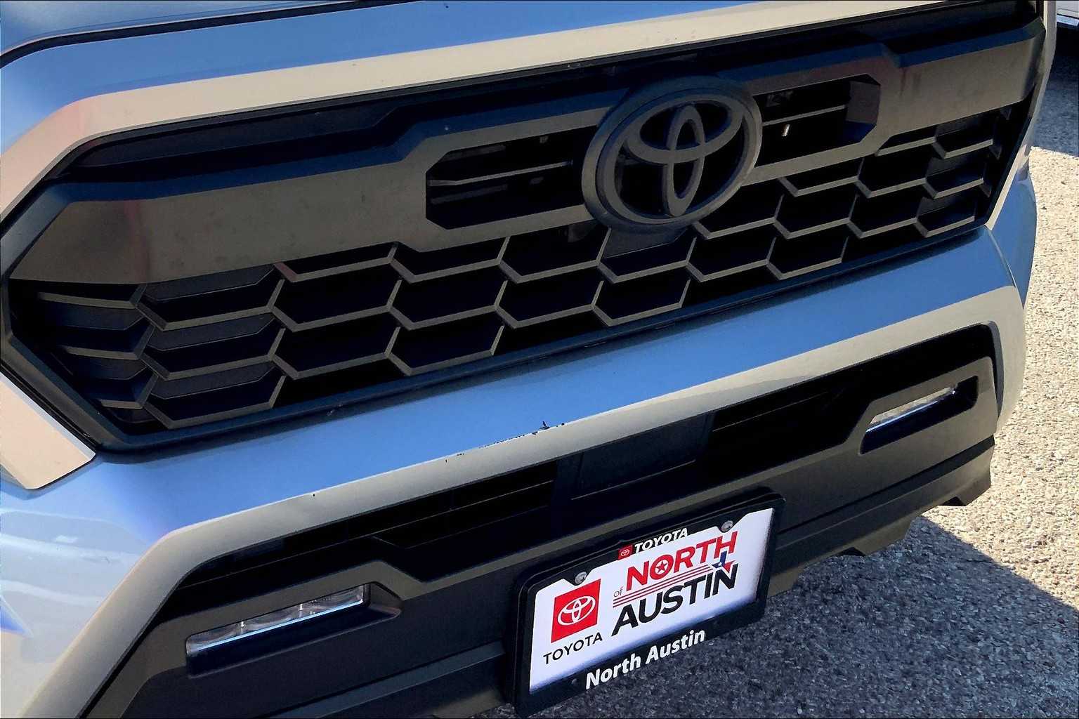 2024 Toyota Tacoma TRD Sport 4x4 photo 28