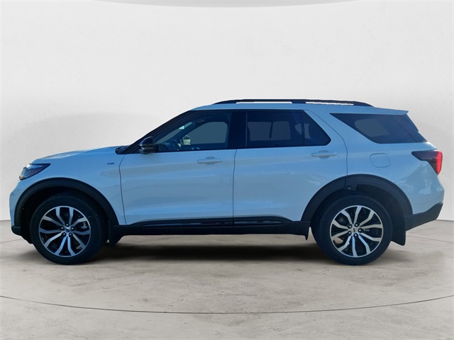 2025 Ford Explorer ST-Line photo 2