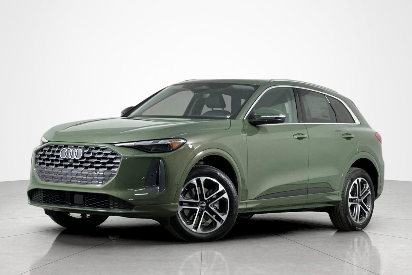 2025 Audi New Q5 Premium's photo