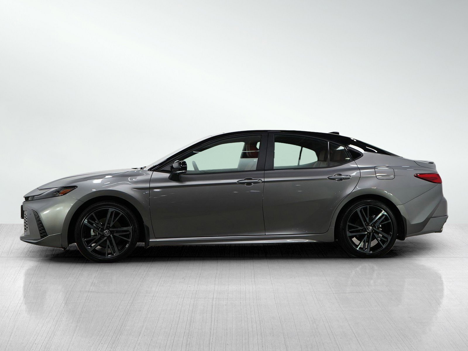 Used 2025 Toyota Camry XSE with VIN 4T1DBADK1SU532586 for sale in Bloomington, Minnesota