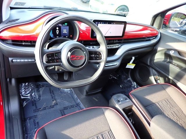 2024 Fiat 500e photo 15