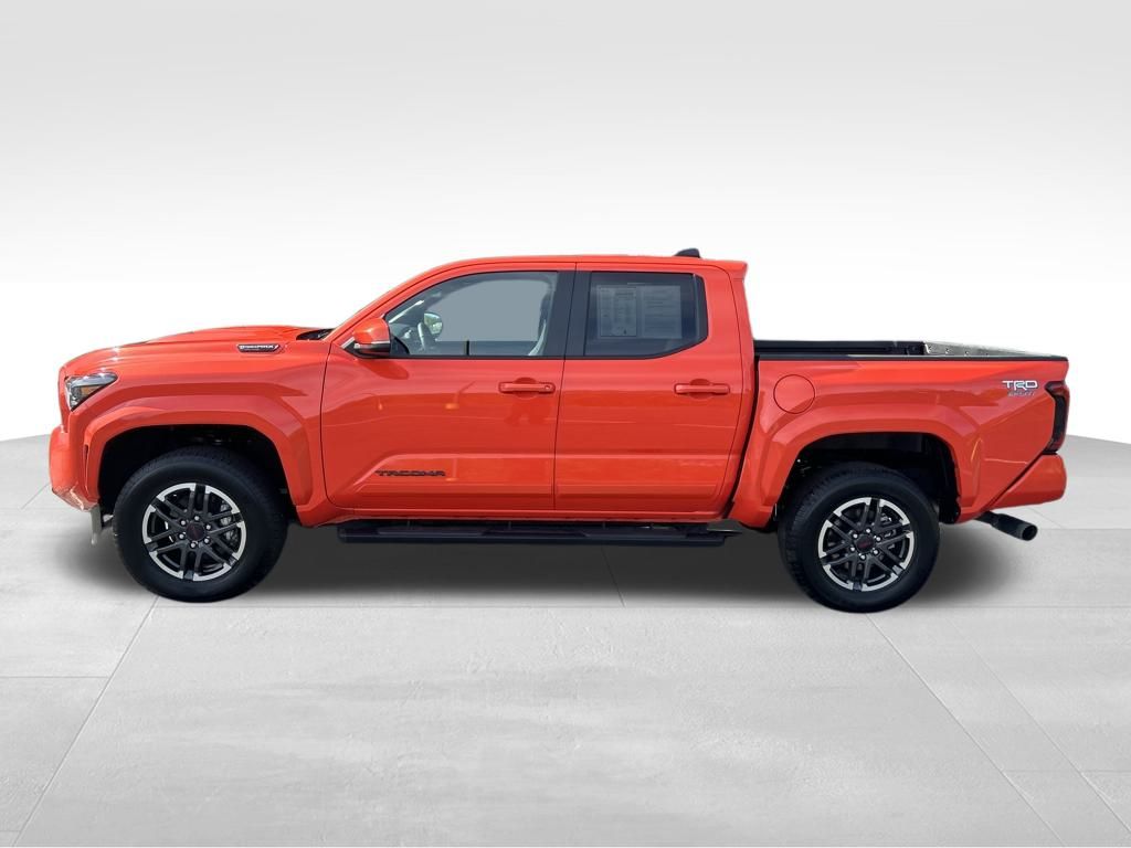 2024 Toyota Tacoma 4x4 photo 2