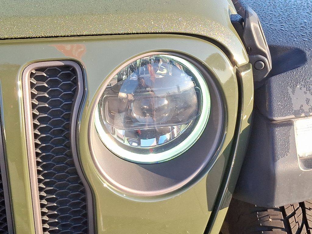 2023 Jeep Wrangler Rubicon photo 8