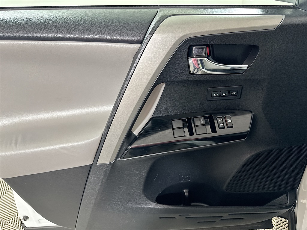 2017 Toyota RAV4 Limited photo 21