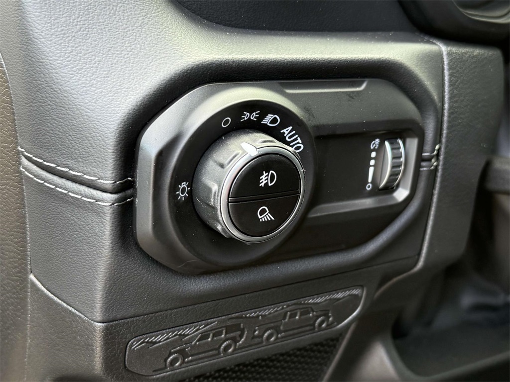 2025 Jeep Gladiator Sport photo 27