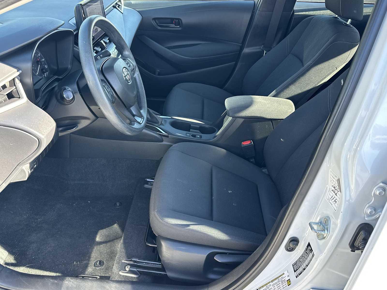 2023 Toyota Corolla LE photo 9