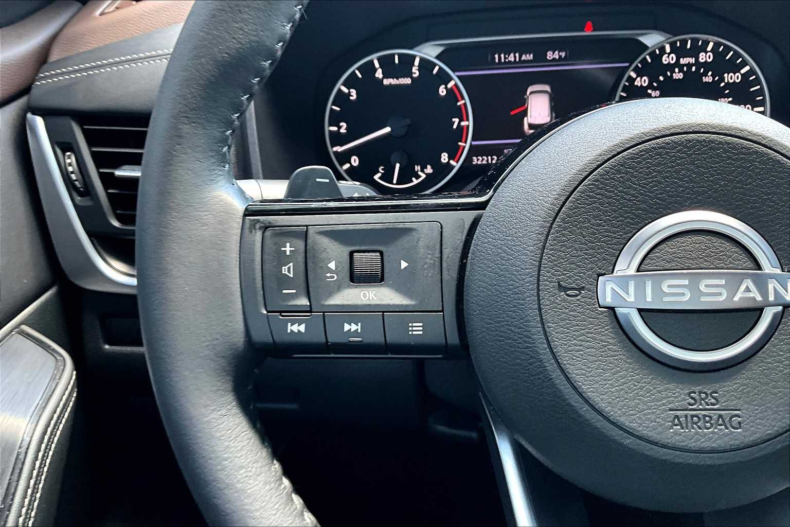 2023 Nissan Rogue SV photo 21