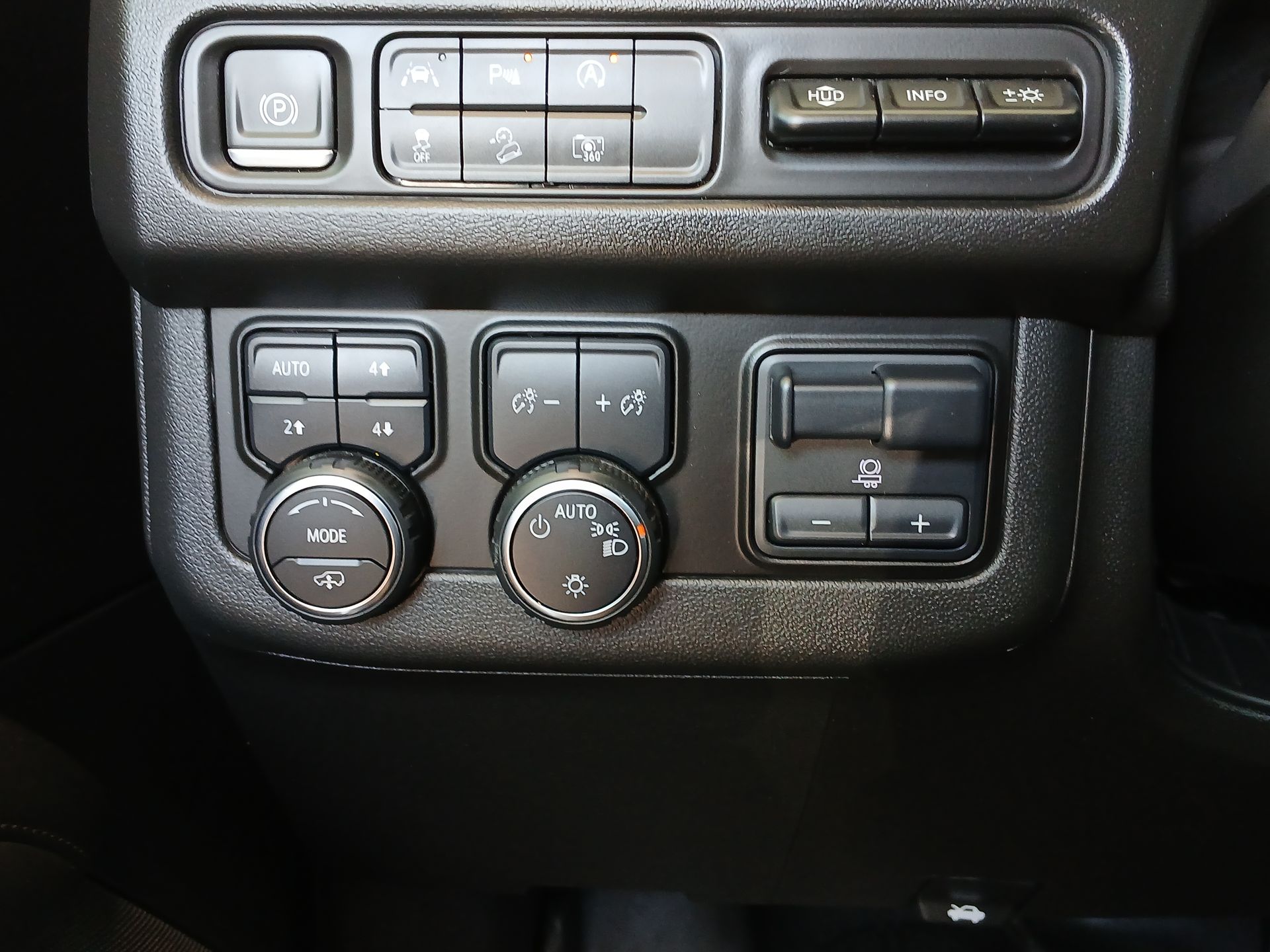 2024 Chevrolet Tahoe High Country photo 18
