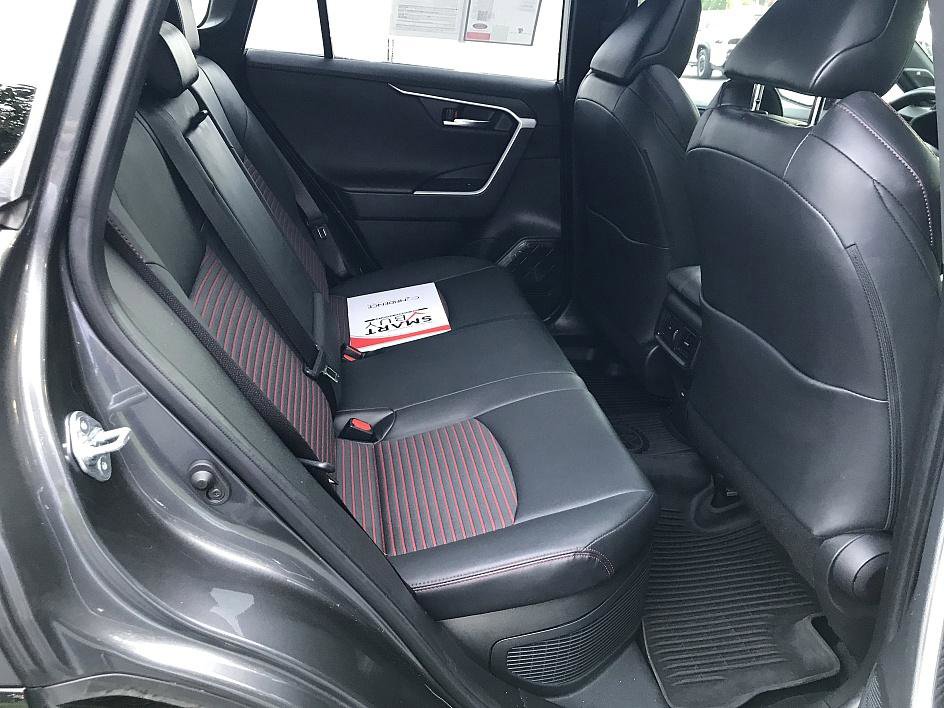 2022 Toyota RAV4 Prime XSE photo 13
