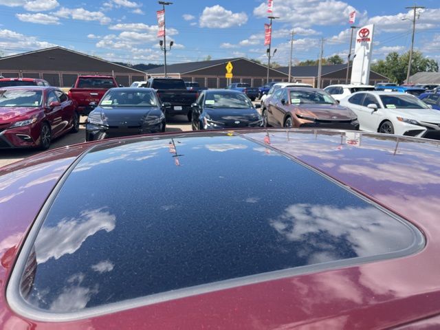 2013 Toyota Avalon Hybrid photo 20