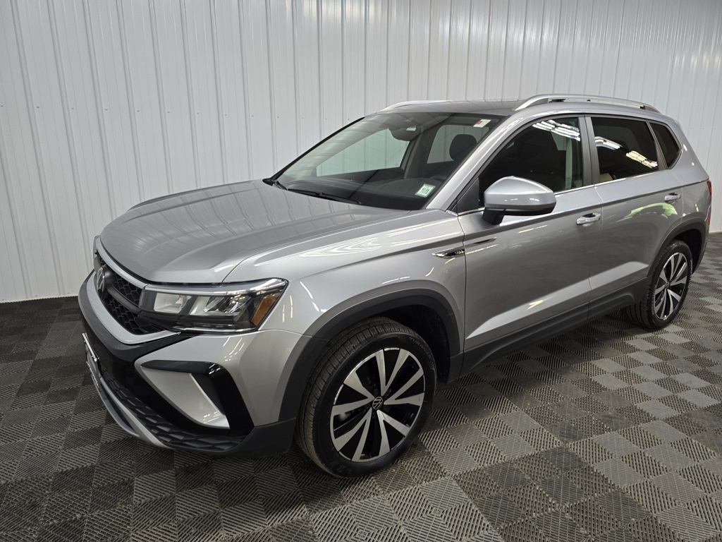 2024 Volkswagen Taos SE photo 10