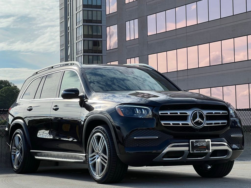 2022 Mercedes-Benz GLS GLS450's photo