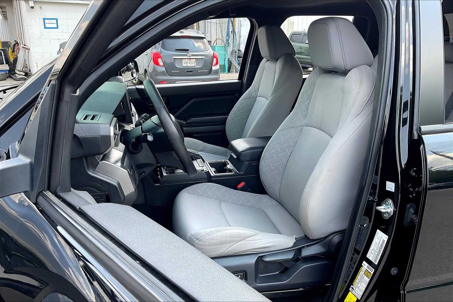 2024 Toyota Tacoma SR5 Double Cab photo 7