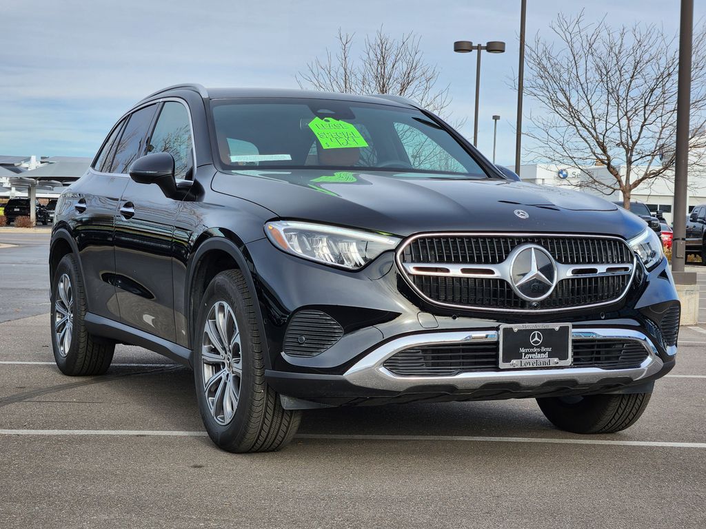2025 Mercedes-Benz GLC Base's photo