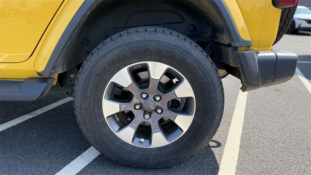 2021 Jeep Wrangler Unlimited Sahara photo 5