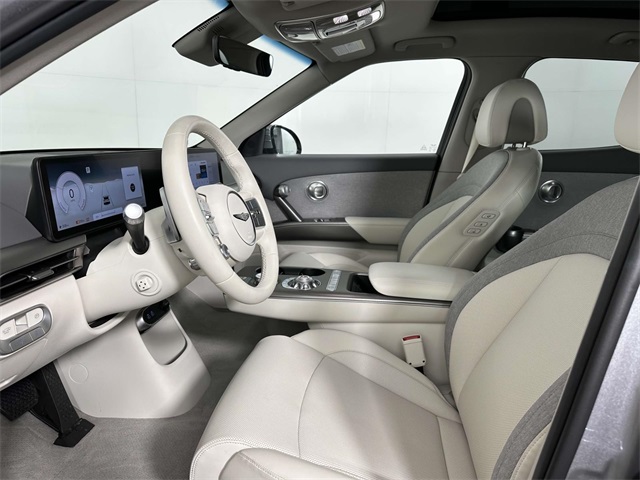 2025 Genesis GV60 Advanced AWD photo 2