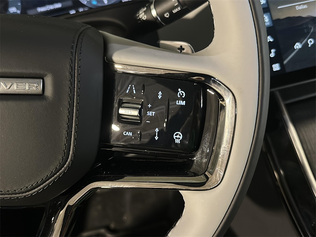 2026 Land Rover Range Rover Velar SE photo 18