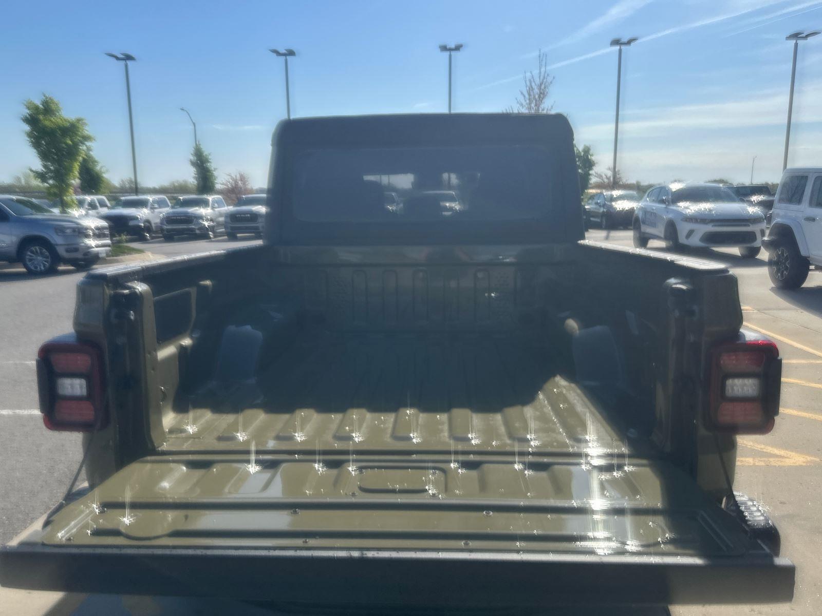 2025 Jeep Gladiator Rubicon photo 3