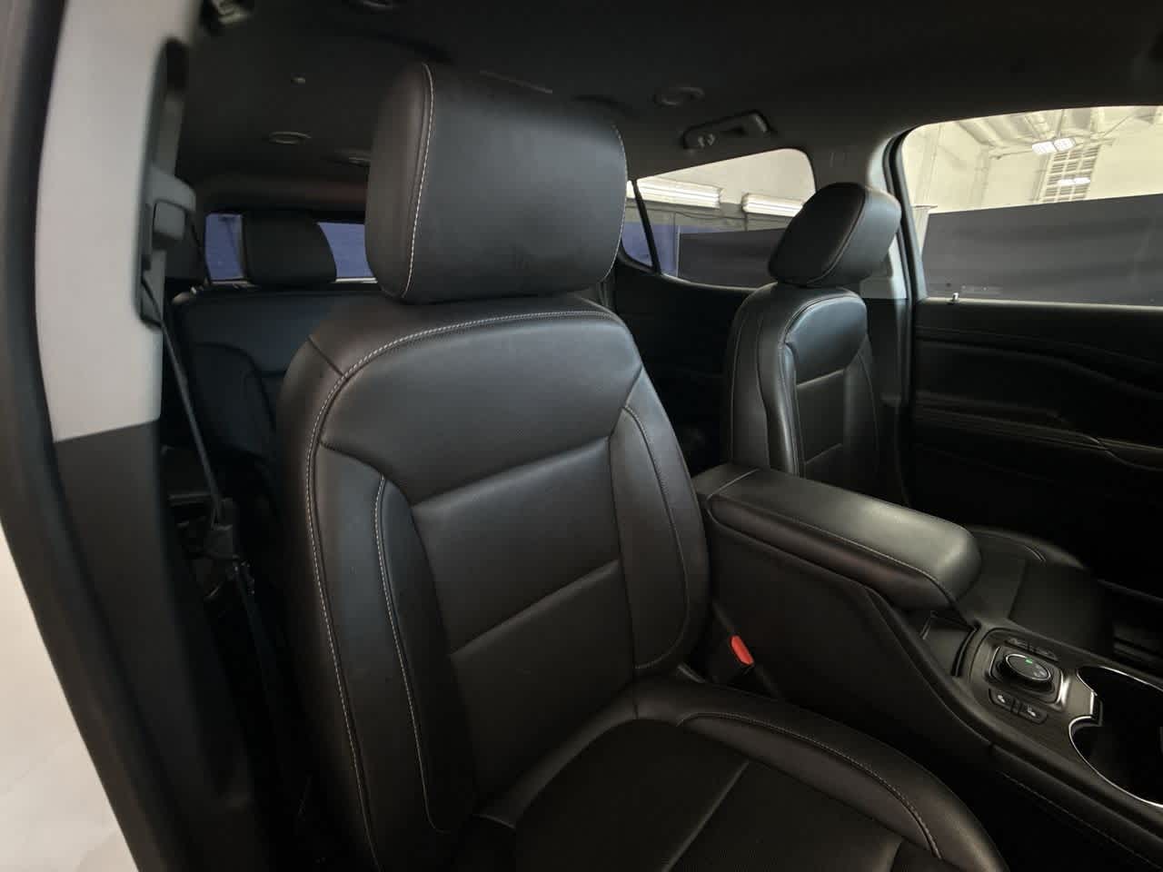 2023 Gmc Acadia SLT photo 25