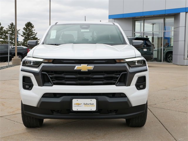 2025 Chevrolet Colorado Work Truck LT photo 2