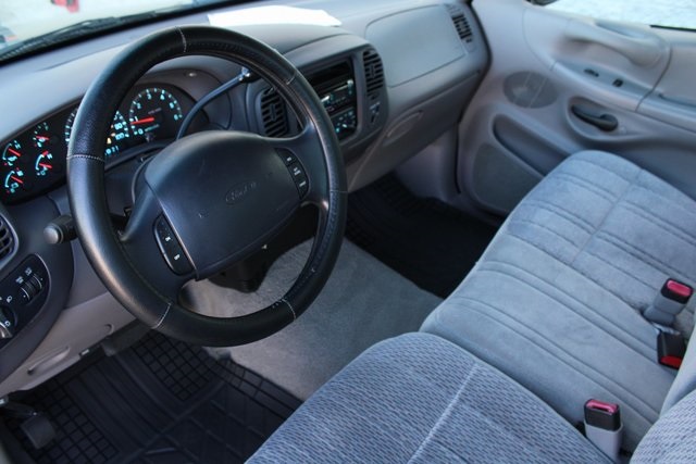 1998 Ford F-150 XLT photo 2