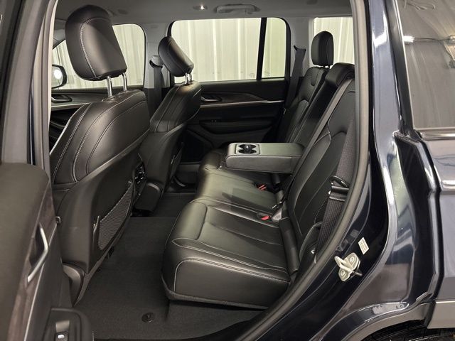 2023 Jeep Grand Cherokee Limited photo 11