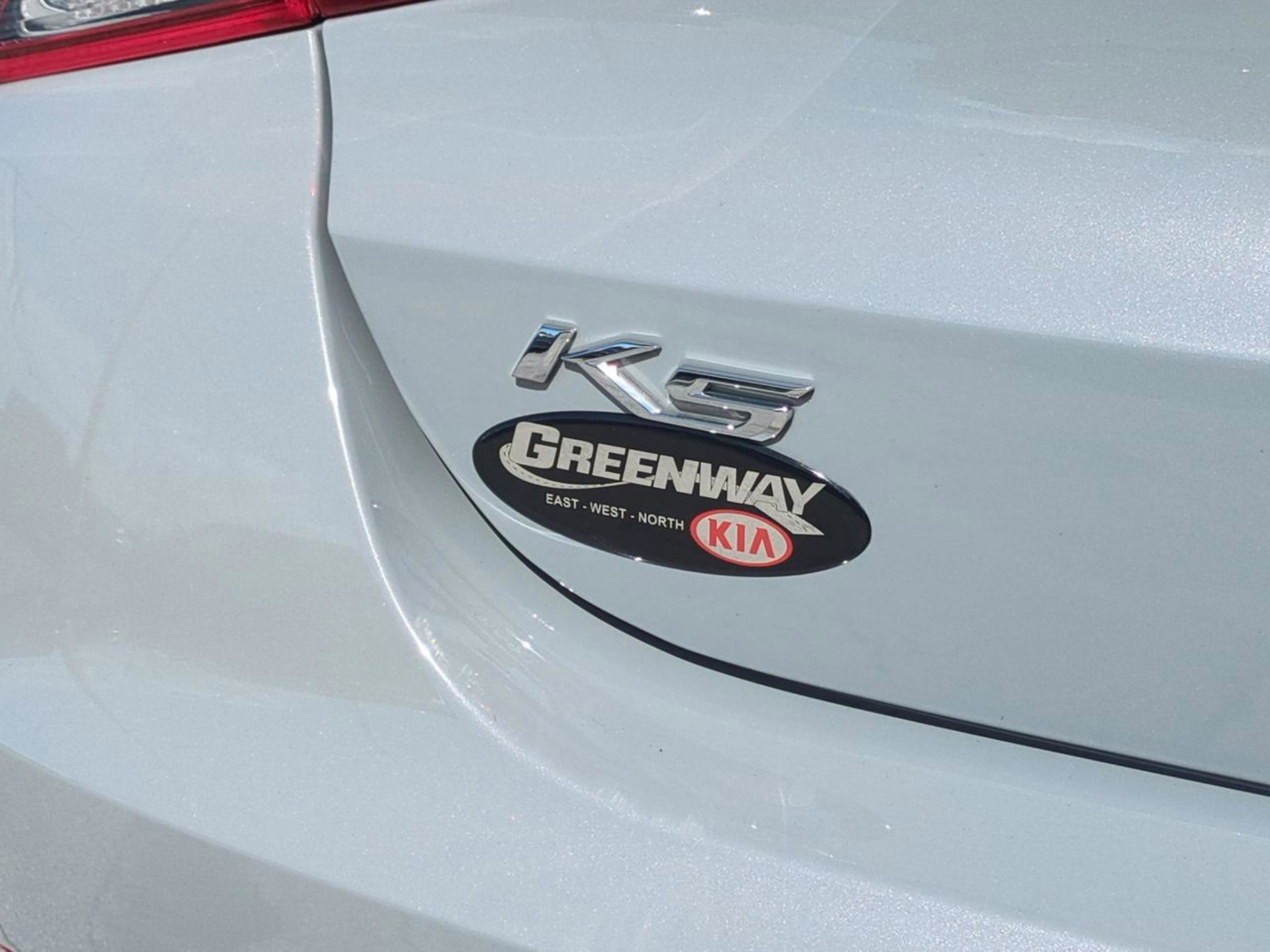 2021 Kia K5 GT-Line photo 12