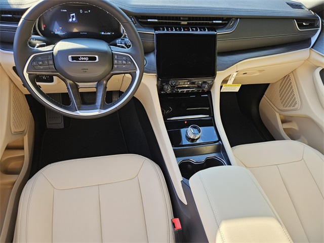 2025 Jeep Grand Cherokee Limited photo 6