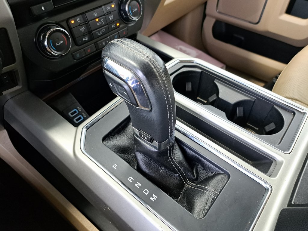 2017 Ford F-150 Lariat photo 16