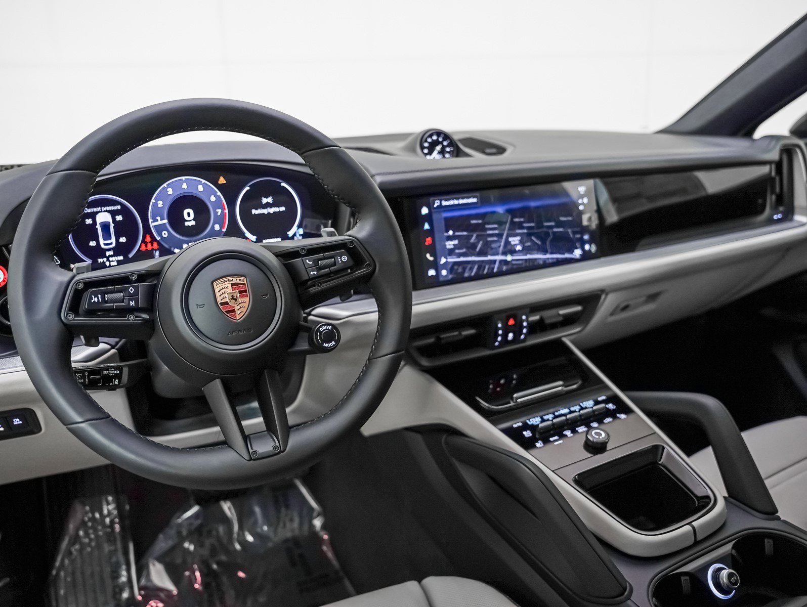 2025 Porsche Cayenne Coupe photo 2