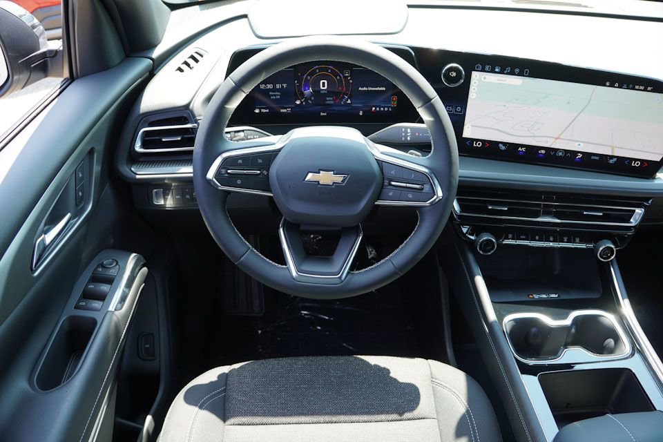 2026 Chevrolet Traverse photo 12